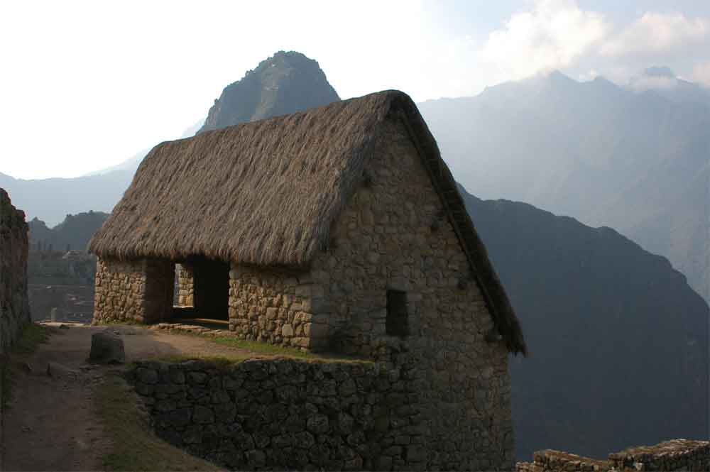 95 - Peru - Machu Picchu, casa de los guardianes del cementerio